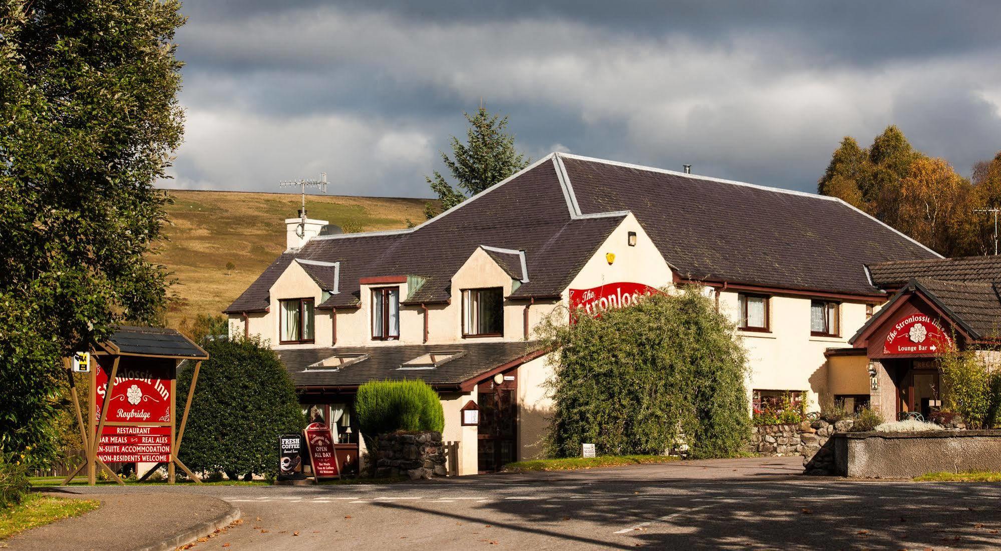 The Stronlossit Inn Fort William Exterior photo